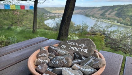 Nimm was du brauchst Steine | © Sebastian Reifferscheid Nimm was du brauchst Steine | © Sebastian Reifferscheid