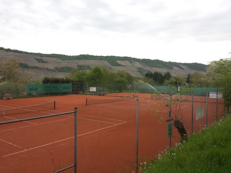 Tennisplätze in Osterspai